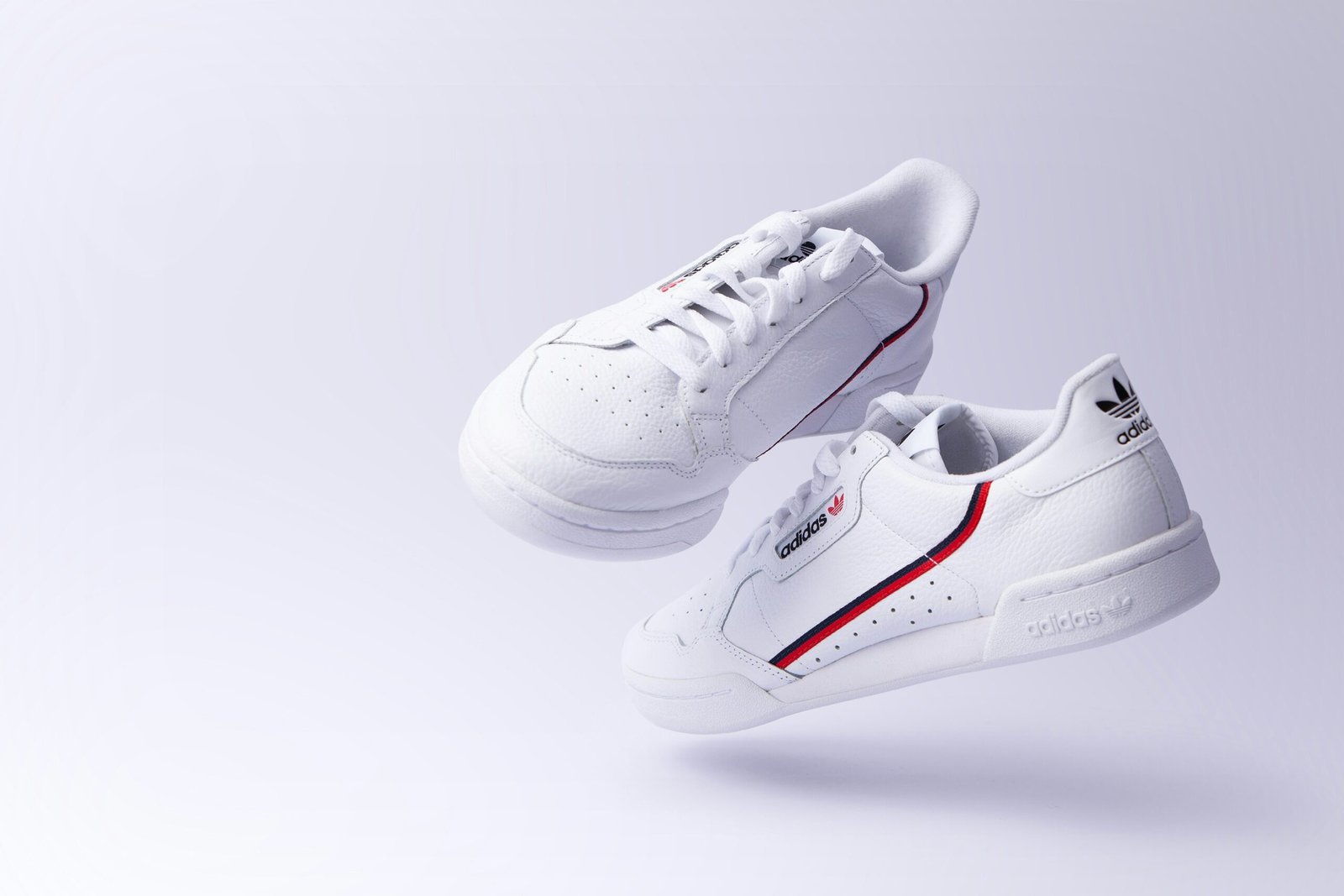 WHITE SNEAKERS